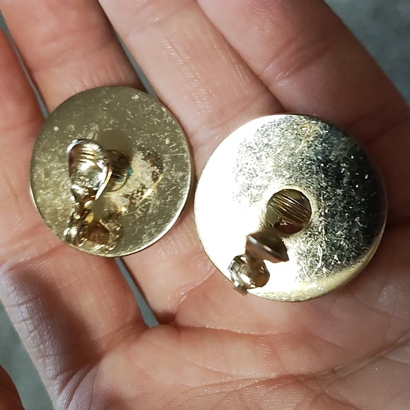 MONET VINTAGE LARGE TEXTURED GOLD-TONE DOME-SHAPED 1.3" CLIP-ON EARRINGS - Picture 6 of 9